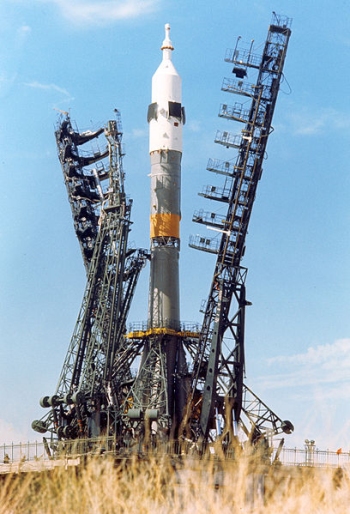 Soyuz_rocket_ASTP.jpg