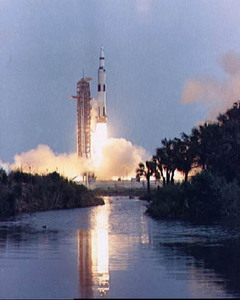 Apollo13-liftoff.jpg